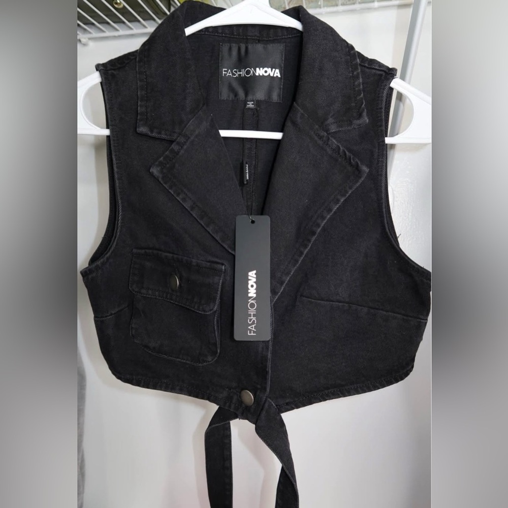 Fashion Nova Billie Cargo Cropped Denim Vest